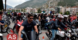 Şampiyon Sofuoğlu, Amasya Motosiklet festivaline katıldı